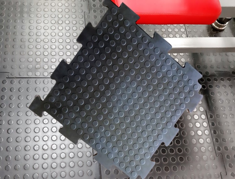 СКИДКА на Модульное армированное резиновое напольное покрытие 10 мм